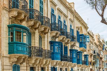 Rangée de maisons en façade, Malte sur Marielle Leenders