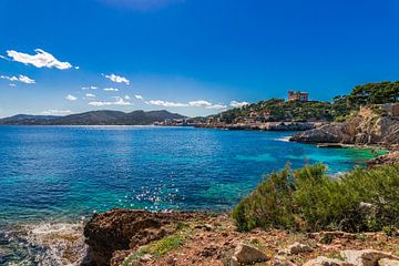 Belle vue du bord de mer de Cala Rajada à Majorque, Espagne, îles Baléares sur Alex Winter