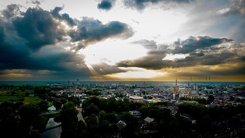 "Den Bosch in Golden Glow: A Heavenly Spectacle"