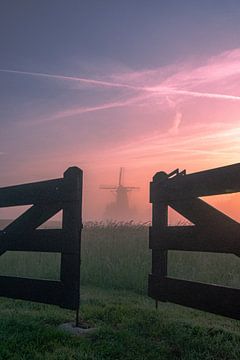 Moulin à papillons juste avant le lever du soleil sur Alex van den Akker