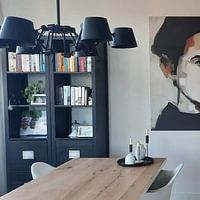 Photo de nos clients: Portrait d'une femme, principalement en noir et blanc par Carla Van Iersel, sur toile