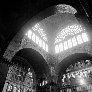 Central Station Antwerp by Raoul Suermondt