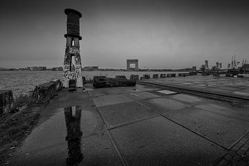 Voormalig NDSM scheepswerf in Amsterdam-Noord van Peter Bartelings