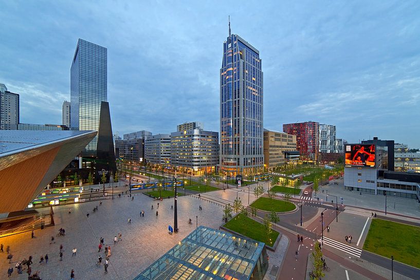 Centraal stationsplein en Kruisplein te Rotterdam van Anton de Zeeuw