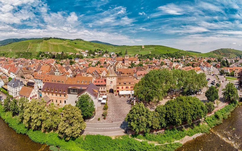 Place de la République, La Porte de France, Turckheim, Alsace, Frankrijk van Rene van der Meer