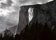 El Capitan during golden hour in black and white (Yosemite) by Atomic Photos thumbnail
