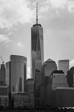 One World Trade Center NYC in Schwarz und Weiß von Thea.Photo