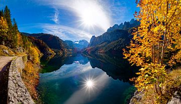 Doppelter Sonnenschein im Gosausee von Christa Kramer