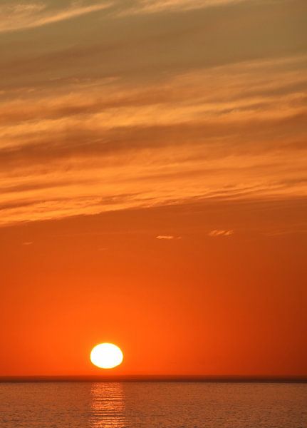 ein wunderschöner Sonnenuntergang vom Blouberg Strand aus von Werner Lehmann