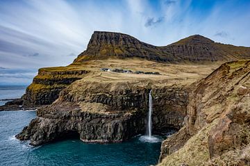 The classic: Múlafossur Waterfall by Jitse de Graaf