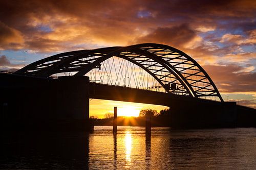 Sunrise at the Van Brienenoordbrug, Rotterdam by Anton de Zeeuw