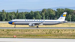 Lufthansa Airbus A321 in Retro-Farben.