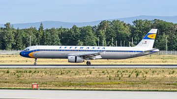 Lufthansa Airbus A321 in retro kleuren.
