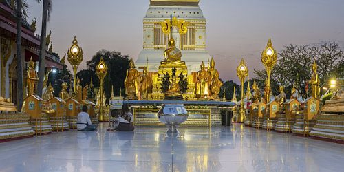 Een avond vol rust in Wat Phra That Phanom