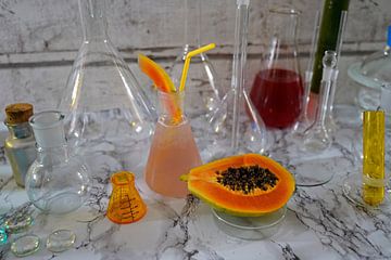 Gin cocktail met papaya en limoen