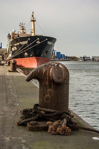 Fishing vessel Helen Mary moored at the quay in the harbor by scheepskijkerhavenfotografie