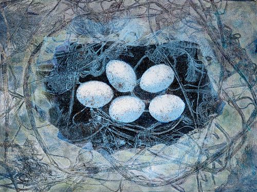 Bird's nest in shades of blue