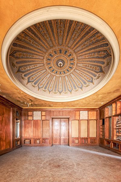 Officers&#039; mess in an old Russian barracks by Gentleman of Decay