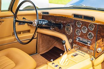 Tableau de bord de la voiture classique Facel Vega HK500