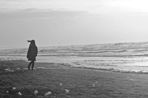 Meisje aan Zee