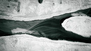 Flow - black & white