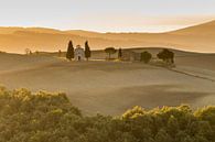 De Cappella della Madonna di Vitaleta in de Val d’Orcia van Easycopters thumbnail