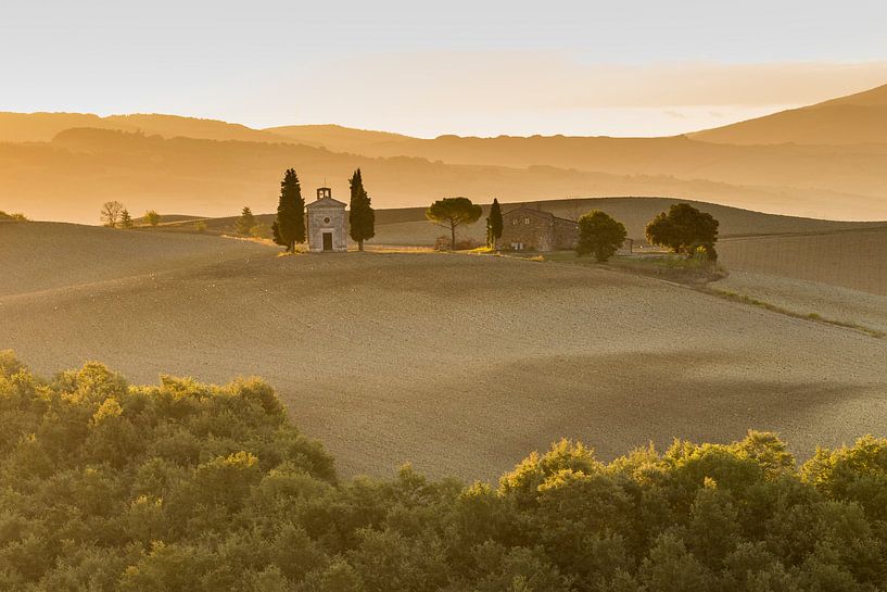 Die Cappella della Madonna di Vitaleta im Orcia-Tal von Easycopters