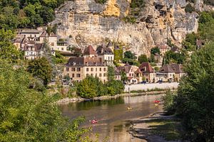 Kanus vor La Roque-Gageac im Périgord - Frankreich von Werner Dieterich