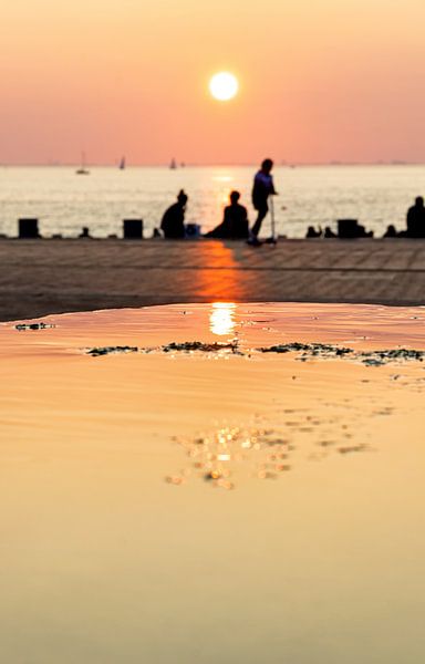 Zonsondergang in Malmö van hugo veldmeijer