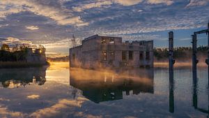 Ruines d'une maison dans la carrière abandonnée de Rummu