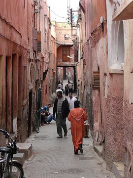 Levendig straatbeeld in Marokko van Gonnie van de Schans