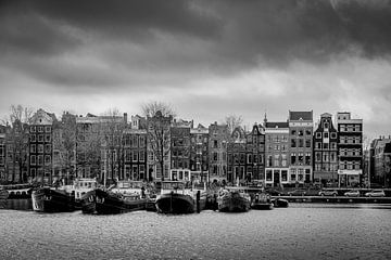 Uitzicht over Amsterdam zwart wit van Thea.Photo