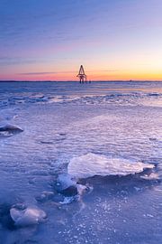 Beulaker Tower in the ice by Wilko Visscher