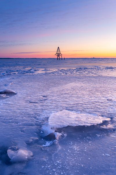 Beulaker Tower in the ice by Wilko Visscher