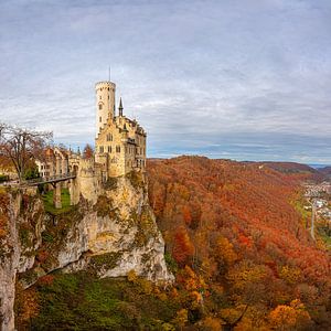 Uitzicht op kasteel Lichtenstein, Baden-Württemberg, Duitsland