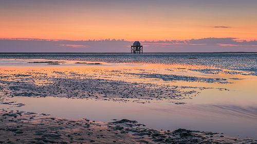 Een avond bij het drenkelingenhuisje op de Engelsmanplaat in de Waddenzee