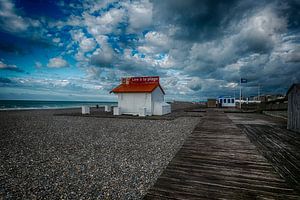 Lesen am Strand von Jo Beerens