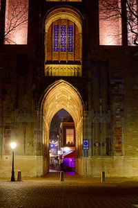 Tor durch den Turm der Kathedrale
