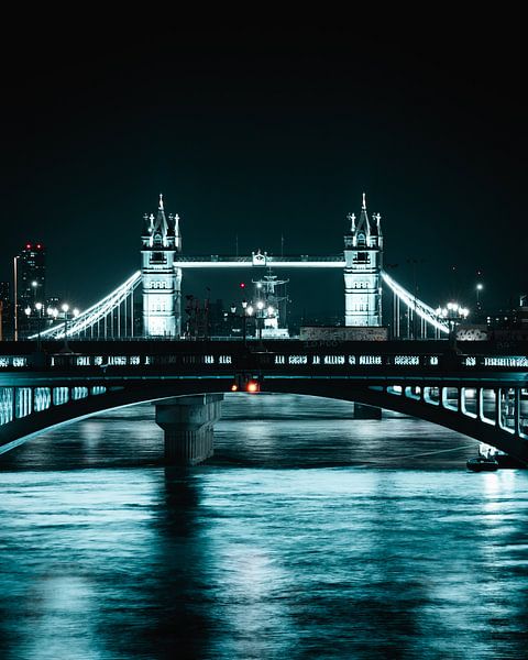 Tower Bridge-Nächte von Tom Derwort Photography