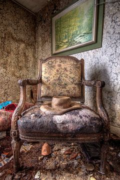 Urbex - Mushroom on the Chair by Urbex & Preciousdecay by Sandra