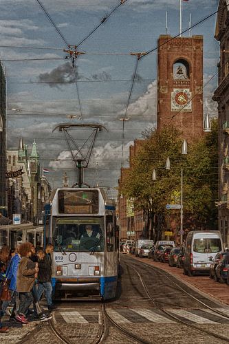 Tram stopt voor de mensen @ Amsterdam - NL