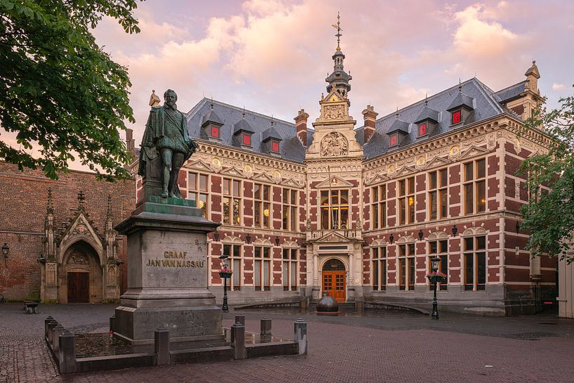 Academy building Utrecht during sunset by Martien Janssen