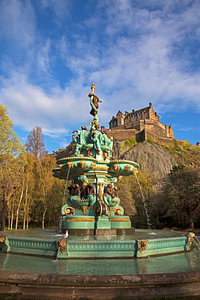 Ross-Brunnen mit Edinburgh Castle, Edinburgh, Schottland