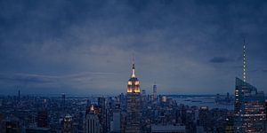 Empire State Building in New York City bij nacht van Robert Ruidl