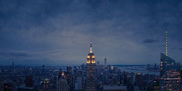 Empire State Building in New York City bij nacht van Robert Ruidl