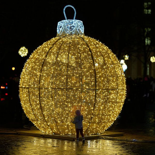 Weihnachtliche Dekoration zur Weihnachtszeit auf dem Domplatz in Magdeburg von Heiko Kueverling