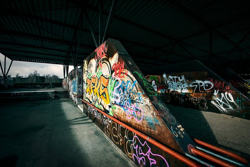 walls with graffiti by Bert-Jan de Wagenaar