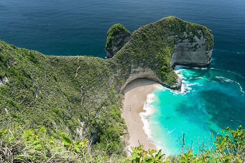 Kelingking Beach by vdlvisuals.com