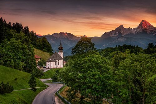Alpine gloed op de Watzmann bij Berchtesgaden.
