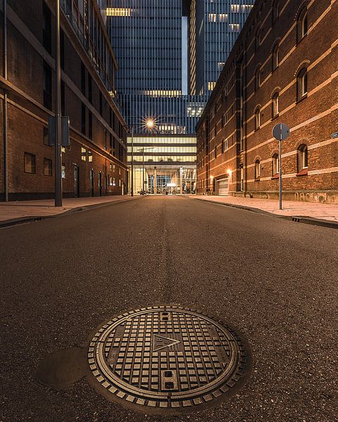 Empty Street by Ricardo Caruso
